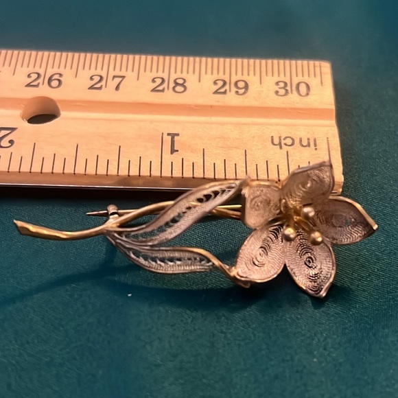Vintage Floral Filigree Brooch - Picture 8 of 17
